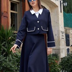 LINE Cropped Straight Cut Navy Blazer Shirt Top in Size M